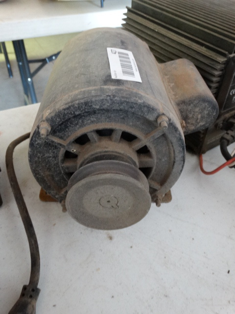 lot 427 image: Electric motor. single phase 110.