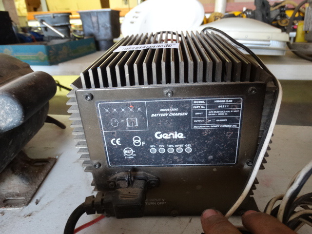 lot 429 image: Genie battery charger.