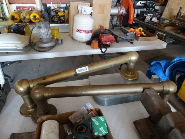 lot 432 image: Brass foot rest.