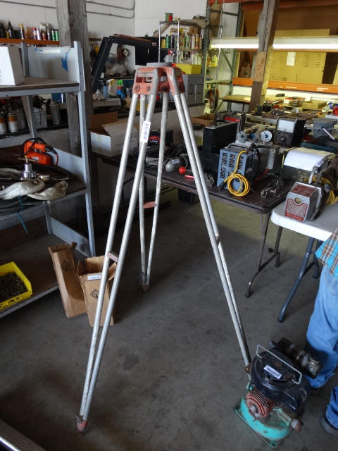 lot 437 image: Transit tripod.