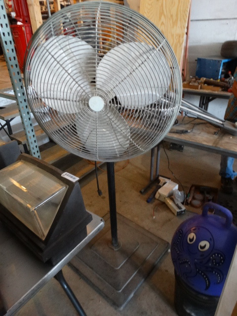 lot 500 image: 24 inch circular 2 speed daytona fan