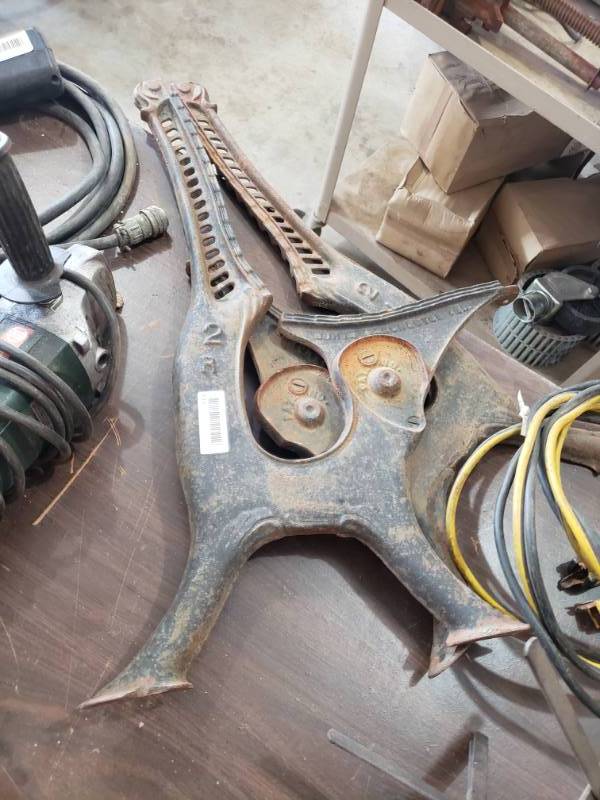 lot 513 image: Antique Bench Hardware