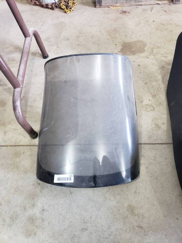 lot 520 image: GIVI windshield