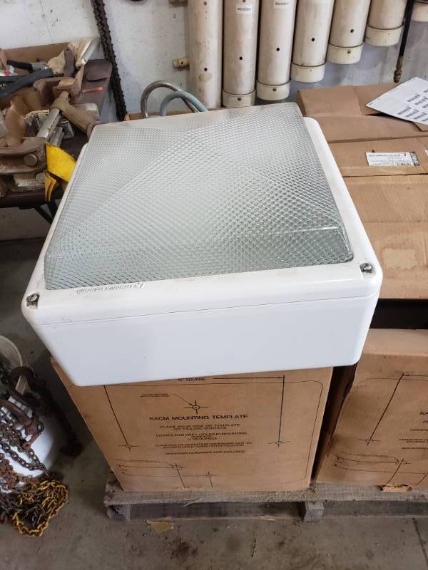 lot 525 image: lithonia 120V ceiling mount light