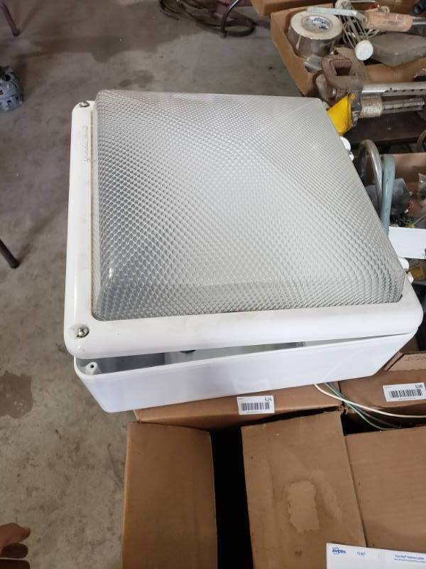 lot 524 image: lithonia 120V ceiling mount light