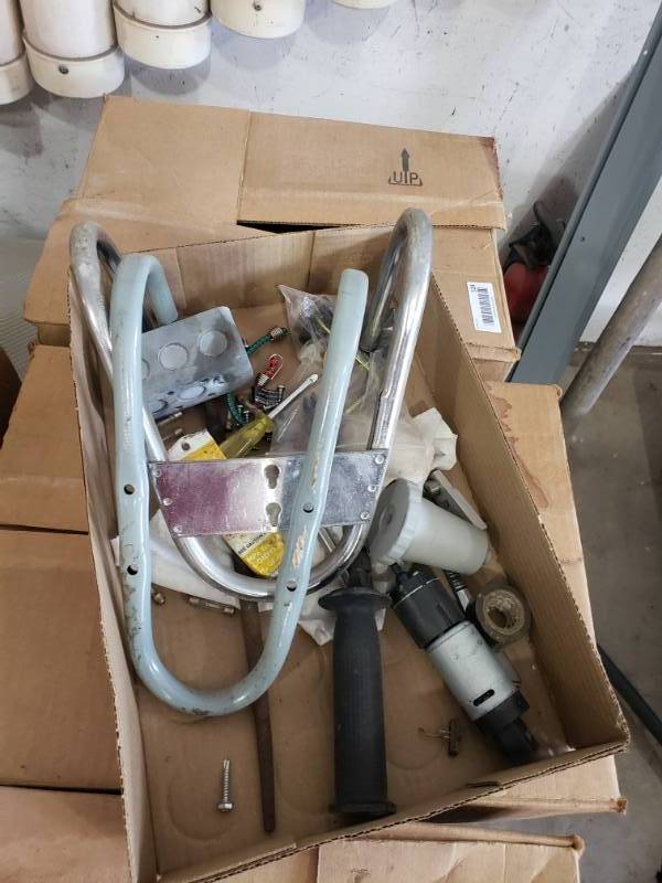 lot 529 image: box of misc hardware and tools