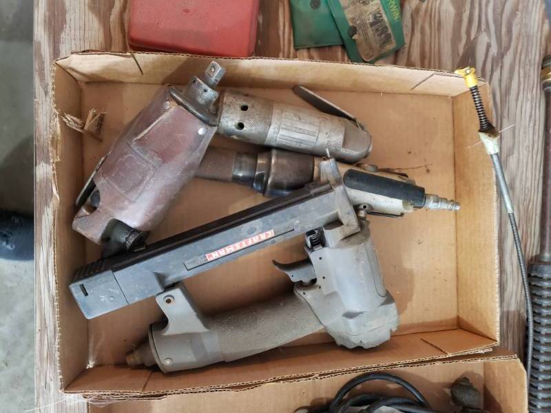 lot 549 image: Lot of pneumatic tools