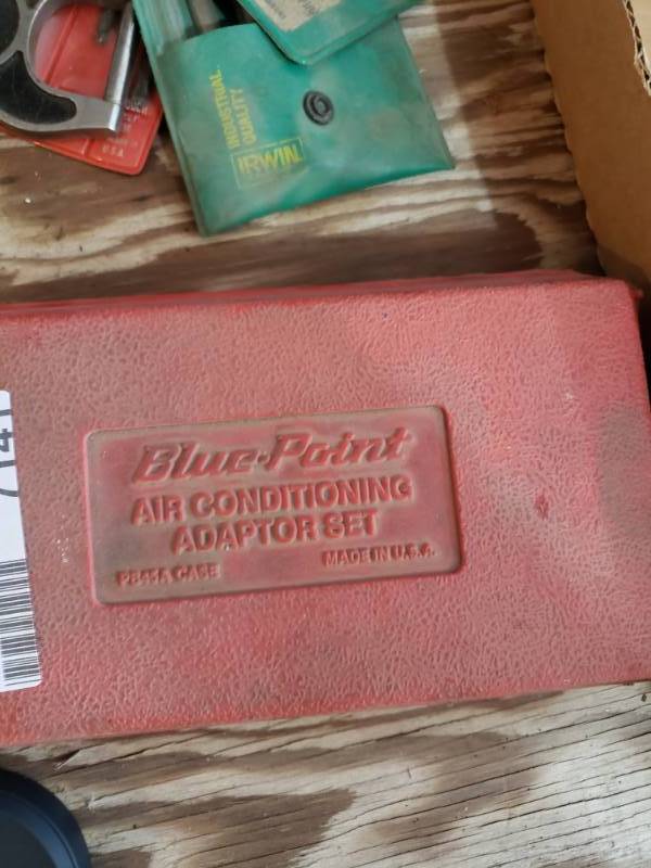 lot 7141 image: Set of Bluepoint air conditioning adapter set
