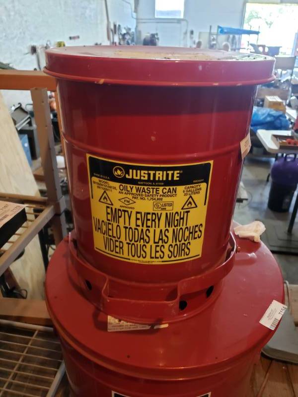 lot 7153 image: Just Rit Safety Can