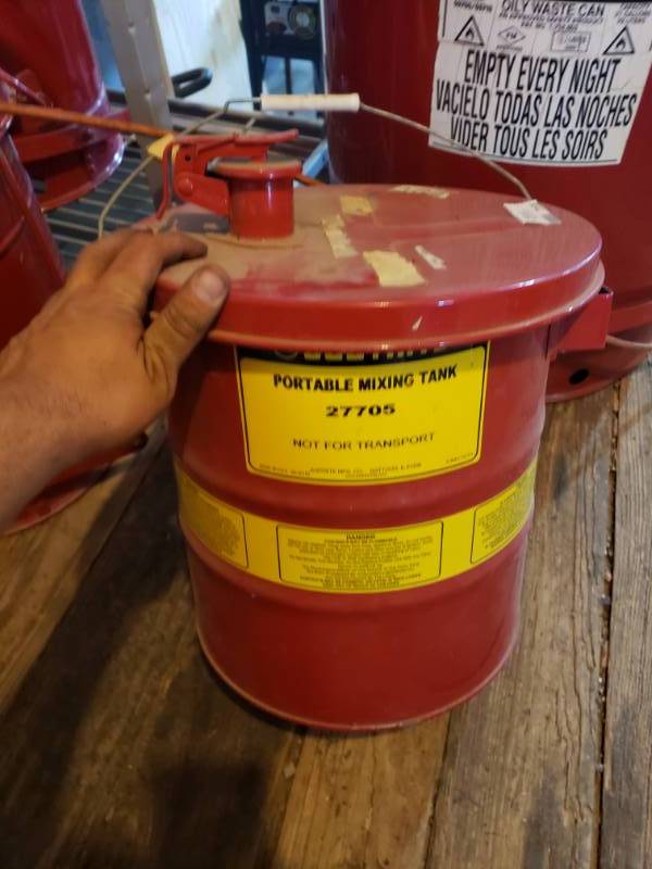 lot 7155 image: Just Rit Portable Mixing Tank