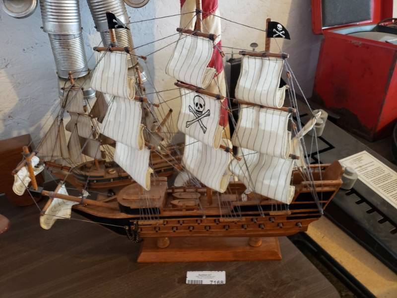 lot 7168 image: Model Pirate Ship
