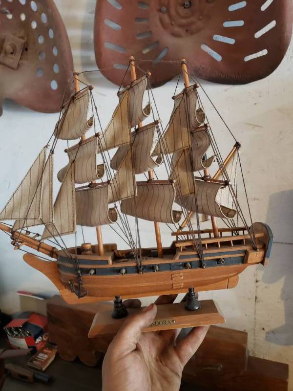 lot 7169 image: Model Fishing Boat