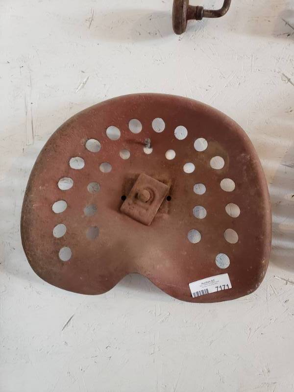 lot 7171 image: Vintage Tractor Seat