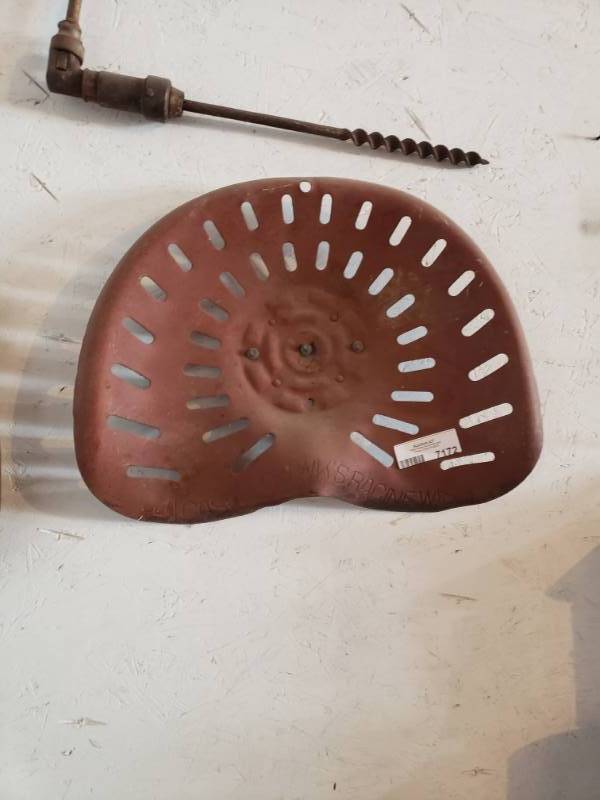 lot 7172 image: Vintage Tractor Seat