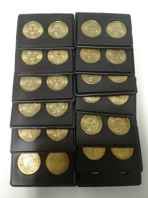 lot 1138 image: 1997 Pinnacle Mint Football Trading Coin Complete Set -  30 Football Coins