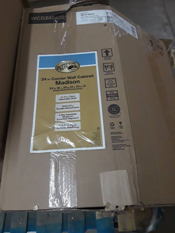 lot 6775 image: Mixed cabinet Lot