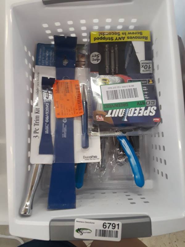 lot 6791 image: mixed tool and hardware