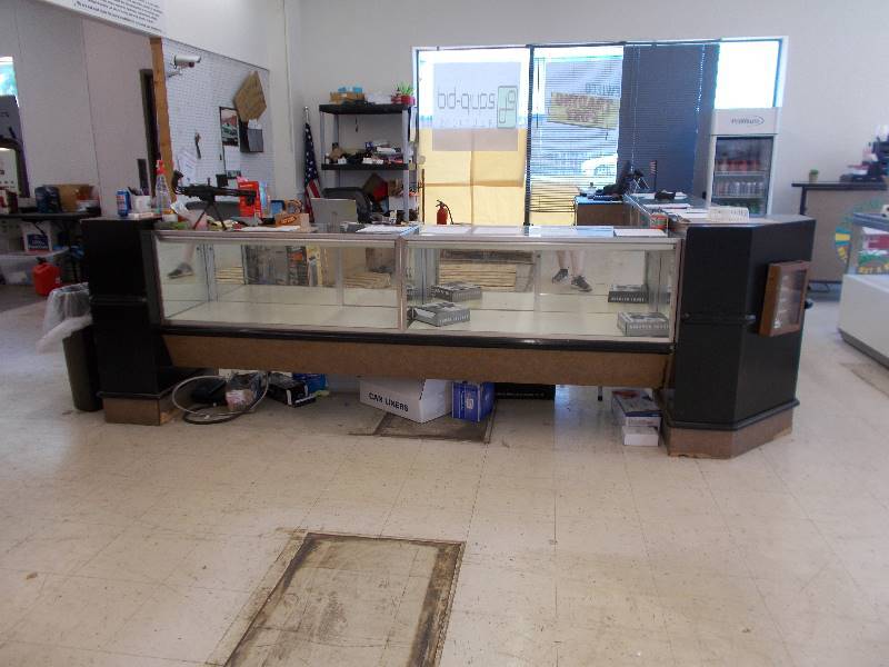 lot 6806 image: Retail Display Case