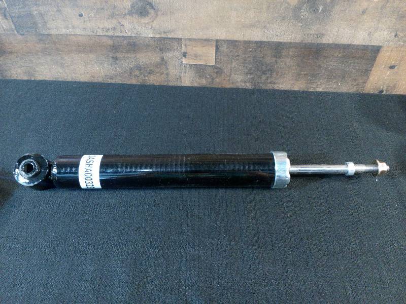 lot 5 image: TRQ Shock Absorber