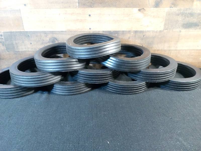 lot 13 image: French Donut Fittings