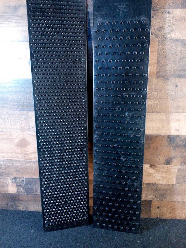 lot 16 image: The Portable Tow Truck Plastic Runners wSpikes