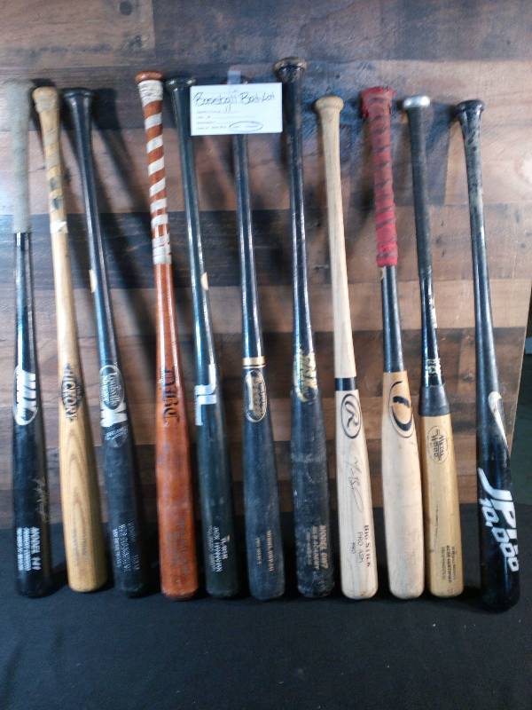 lot 47 image: Baseball Bat Lot