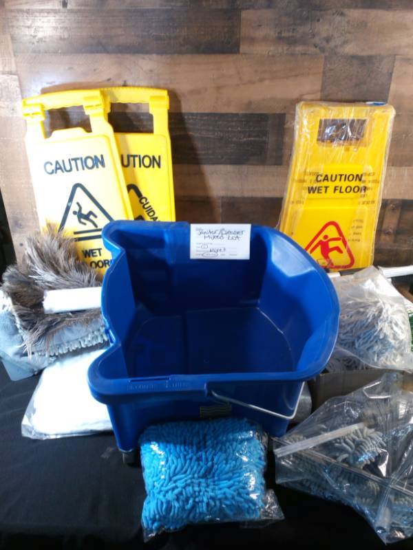 lot 149 image: Janitor  Cleaner Mixed Lot