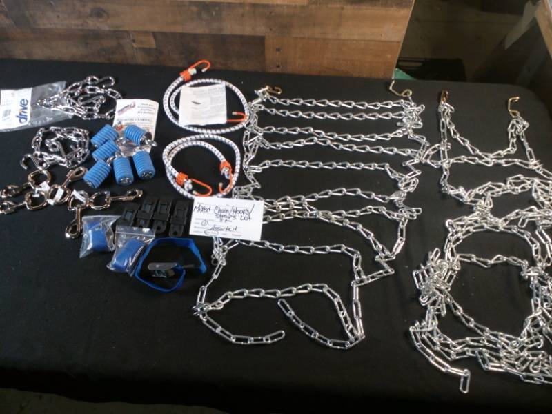lot 124 image: Mixed ChainHooks Straps Lot