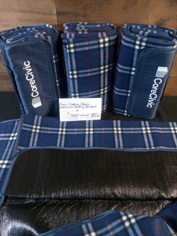 lot 93 image: PicnicCampingBeach Waterproof Backing Blanket w Logo