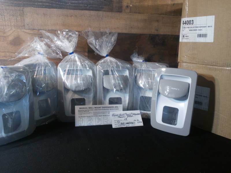 lot 96 image: Foam Hand Soap Dispensers w Manual Push