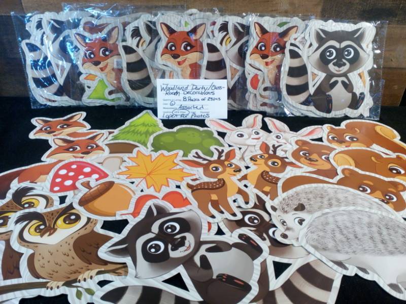 lot 107 image: Woodland PartyClassroom Decorations