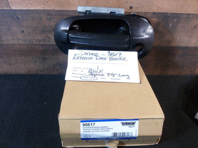 lot 114 image: Dorman 90617 Exterior Door Handle