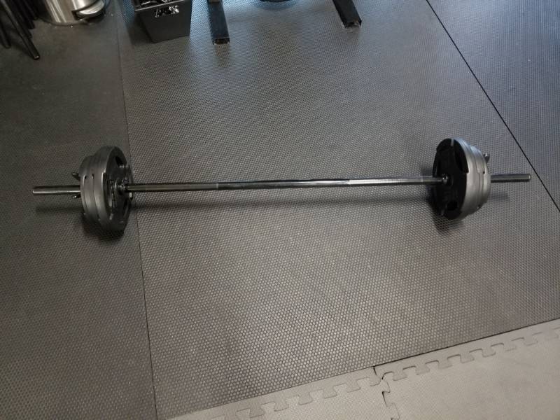 lot 1747 image: Small Barbell With 35LB Weights