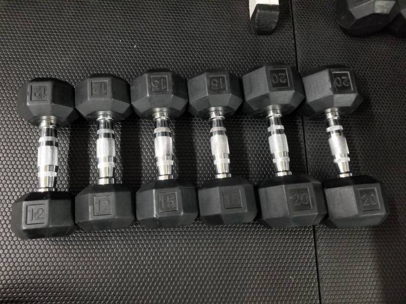 lot 1780 image: Pair of 12lb, 15lb, 20lb Dumbbells
