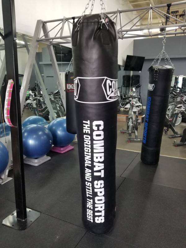 lot 1800 image: Combat Sports 6 Ft Boxing Bag