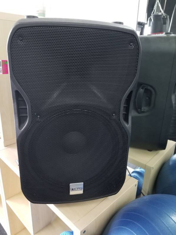 lot 1801 image: Alto Speaker With Stand
