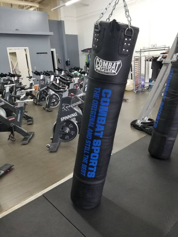 lot 1805 image: Combat Sports 6 Ft Boxing Bag
