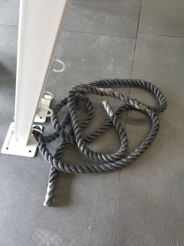 lot 1867 image: 20 Ft Battle Rope