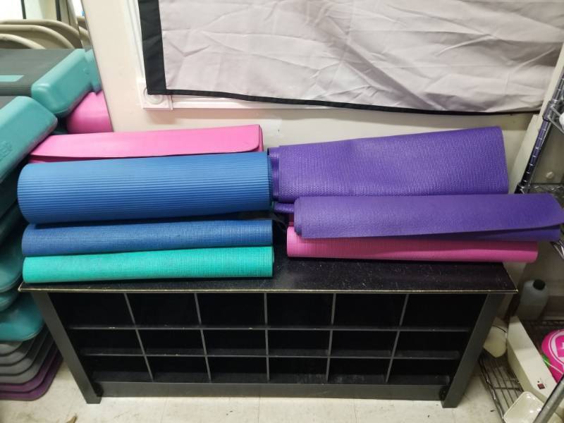 lot 1877 image: 14 Yoga Mats