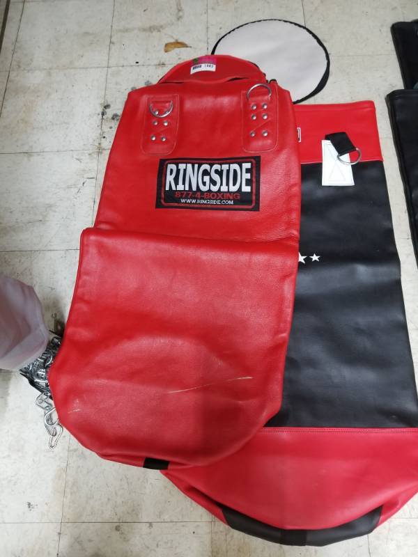 lot 1882 image: 2 Empty Boxing Bags and 1 6ft Full Bag