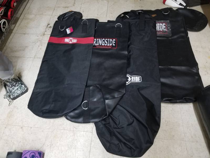 lot 1883 image: 4 Ringside Boxing Bags