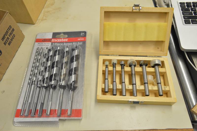 lot 6834 image: Forstner Bits & Drill Master 7 Piece Auger Bit Set
