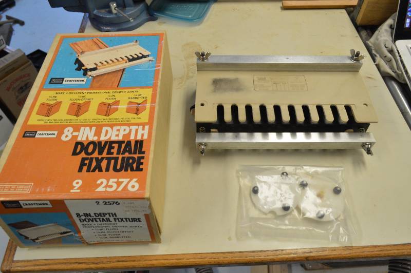 lot 6835 image: Craftsman Dovetail Fixture
