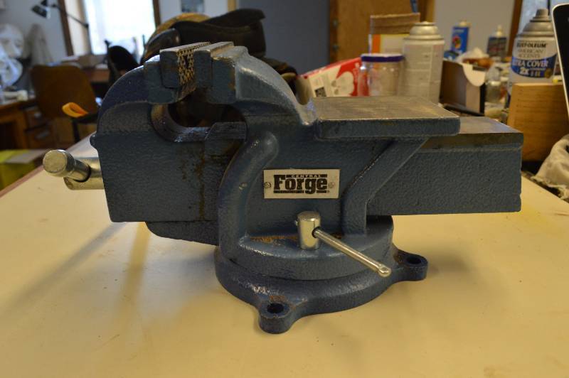 lot 6836 image: 5 Forge Vice