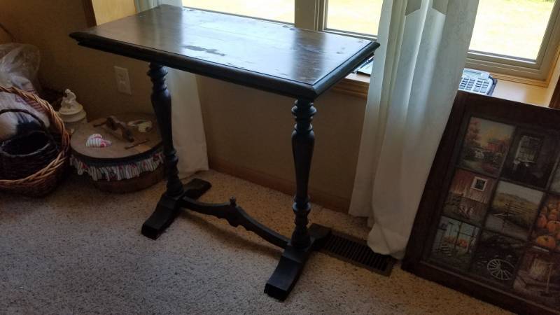 lot 6893 image: Side Table