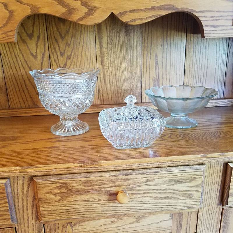 lot 6901 image: Fruit and Candy Glassware