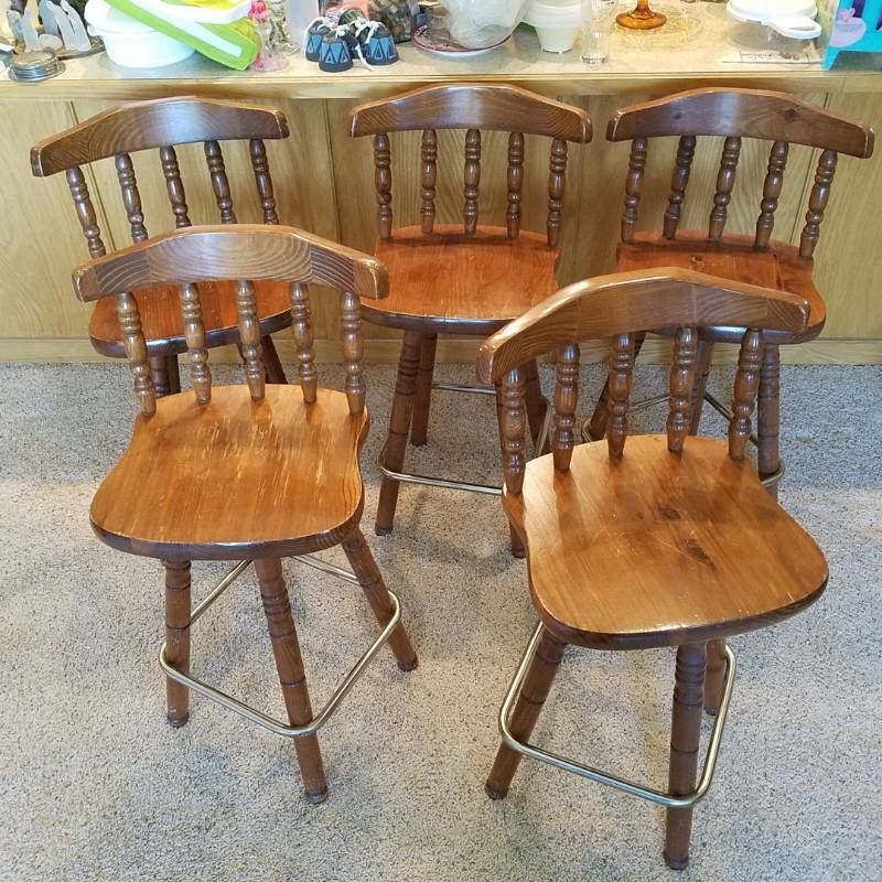 lot 6909 image: 5 Swivel Barstools