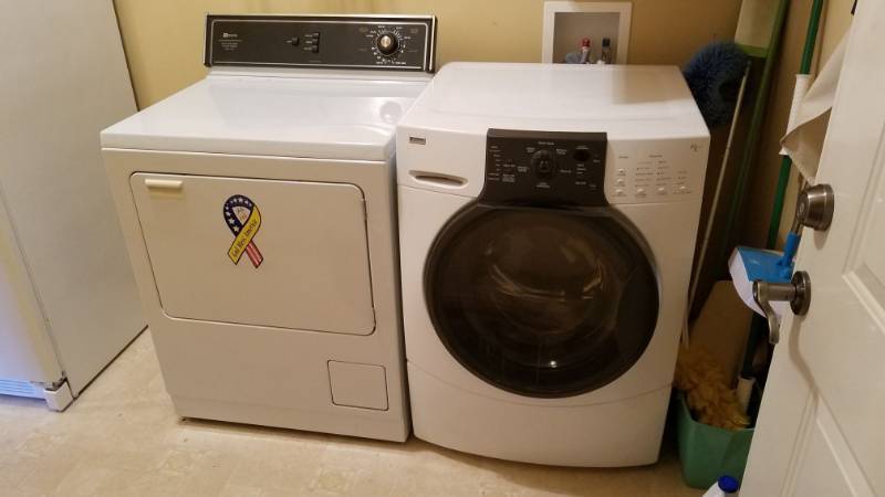 lot 6914 image: Kenmore Elite Front Load Washer and Maytag Gas Dryer