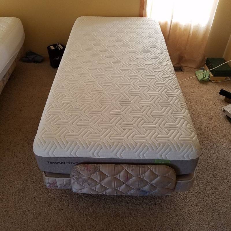 lot 6923 image: Twin XL Size Flexibed with updated Tempur-pedic Mattress