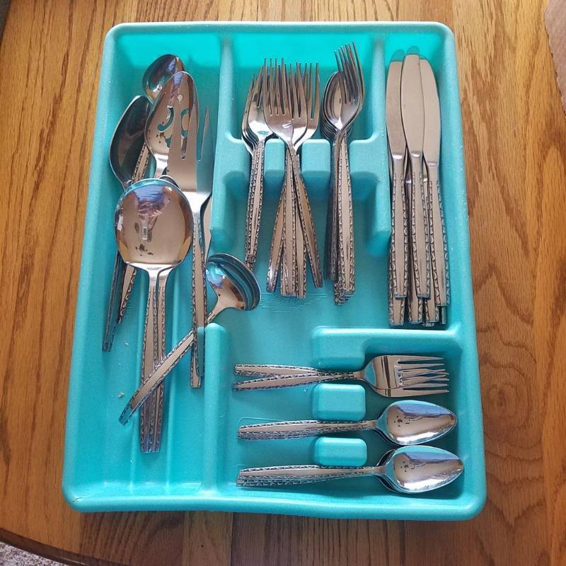lot 6930 image: Flatware and Tray